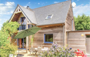 Nice Home In Plounéour-Trez With Sauna